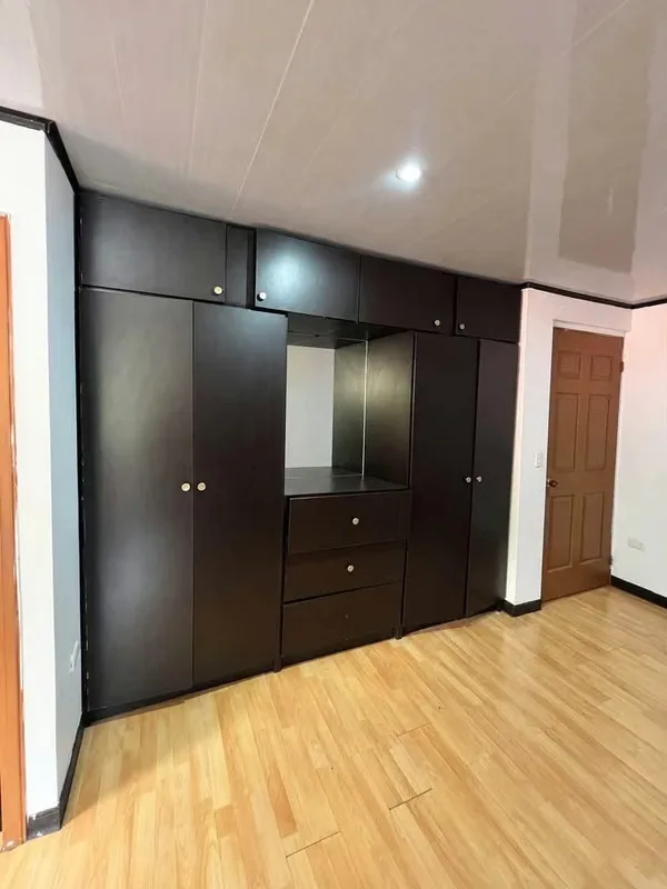 ¡HERMOSA CASA DE DOS PLANTAS EN VENTA O ALQUILER! CUIDAD COLÓN 1300 alquiler venta 315,000/, photo 2