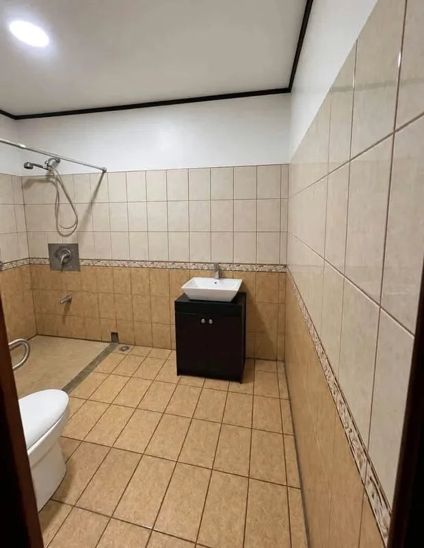 ¡HERMOSA CASA DE DOS PLANTAS EN VENTA O ALQUILER! CUIDAD COLÓN 1300 alquiler venta 315,000/, photo 5