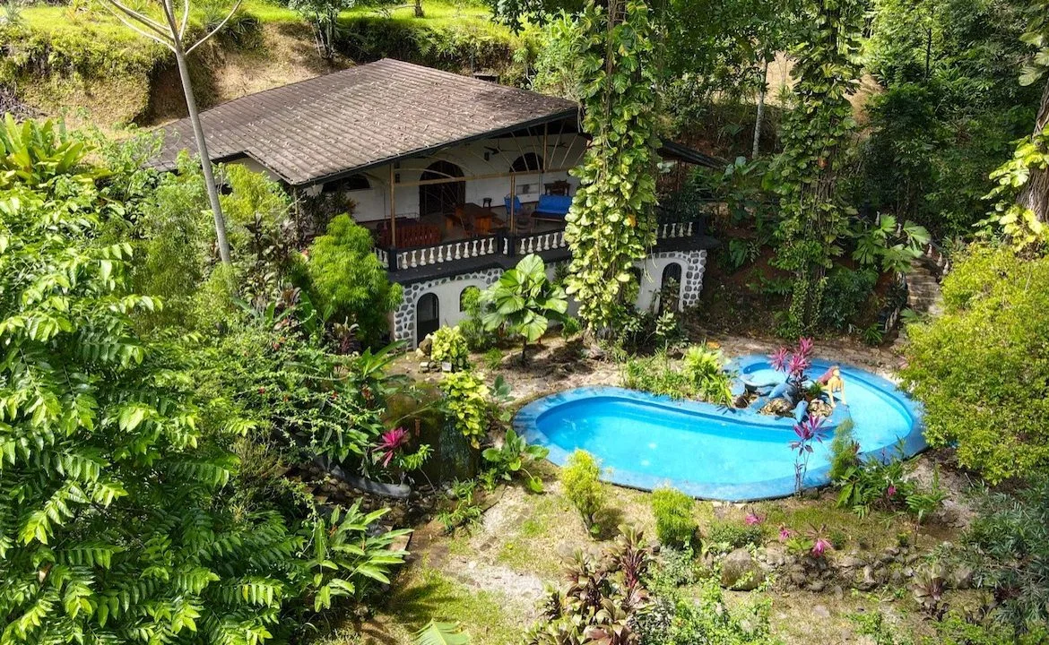 HOUSE AND GUEST HOUSE IN CENTRAL OJOCHAL – 1.35 ACRES, photo 2