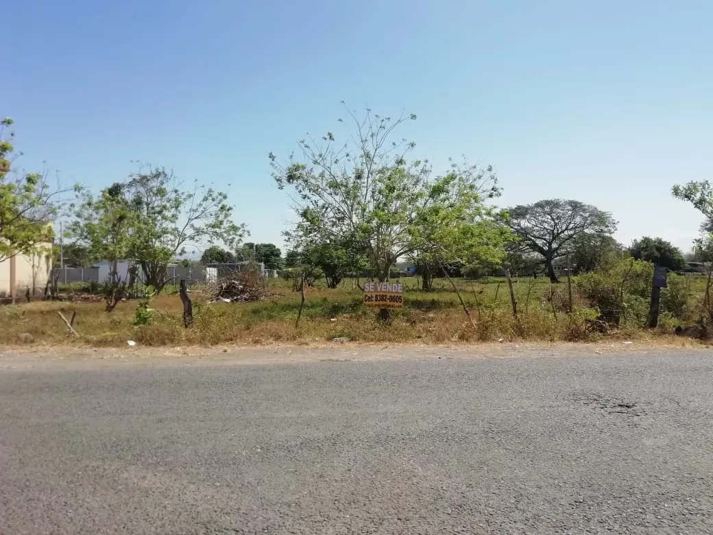 In Puntarenas, just 100m north away from the Monseñor Sanabria Hospital, this beautiful lot is for sale, flat and rectangular in shape, ideal for making your home, apartments, offices, ...