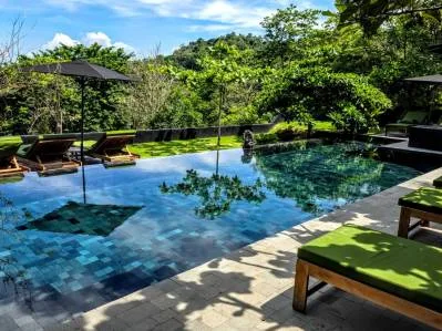 Casa Java – Finca de lujo de nueva construcción en la jungla.