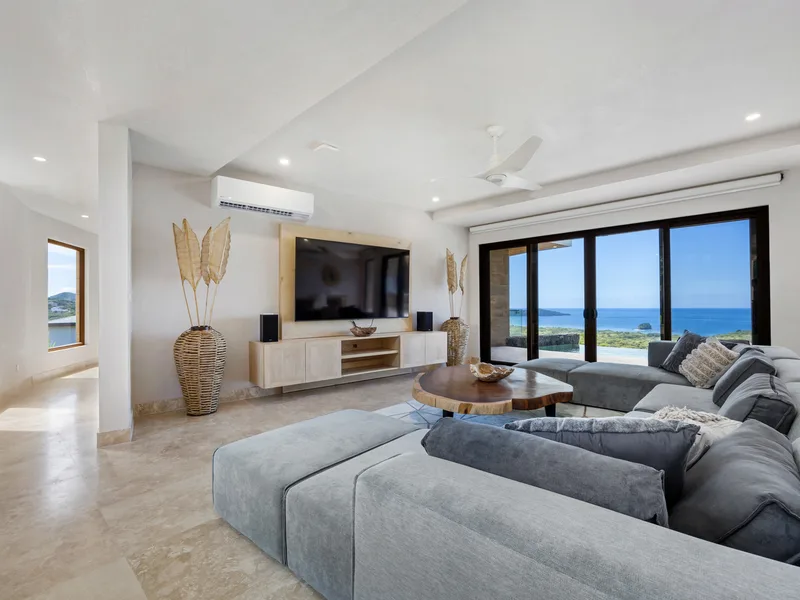 4 Bed Single Family Homes For Sale in Playa Flamingo, photo 5