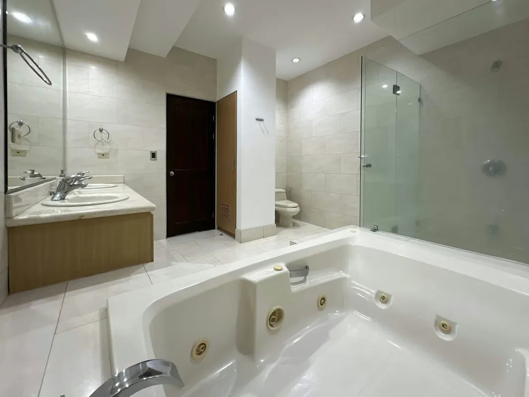 Venta de amplia casa en condominio en Brasil de Mora, photo 15