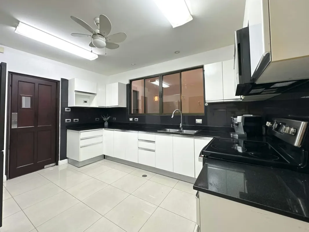 Venta de amplia casa en condominio en Brasil de Mora, photo 9