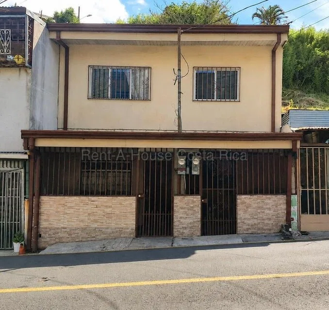 CASA EN VENTA PARA INVERSION EN HEREDIA - Venta en Heredia