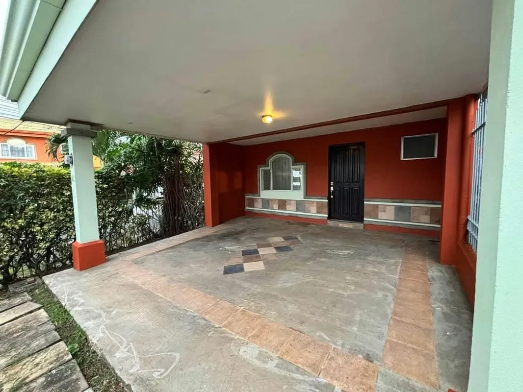 Alquiler y venta de casa independiente en RECIDENCIAL en ciudad Colón