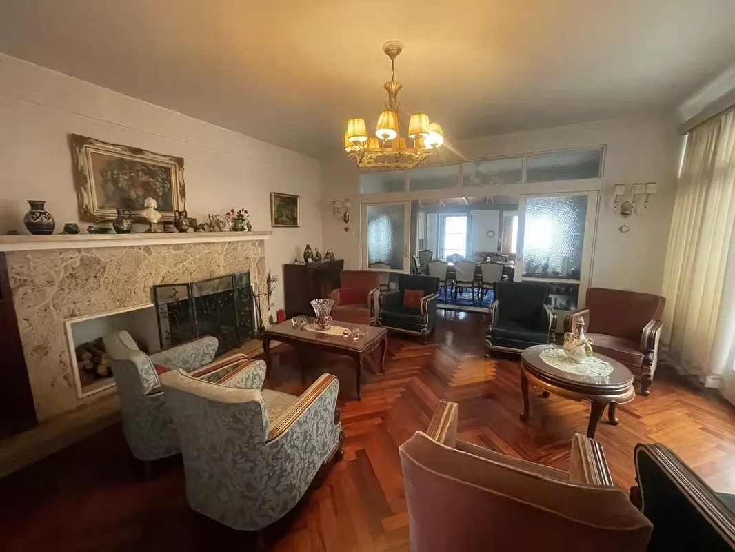 Spacious property for sale located in González Lahmann, downtown San ...