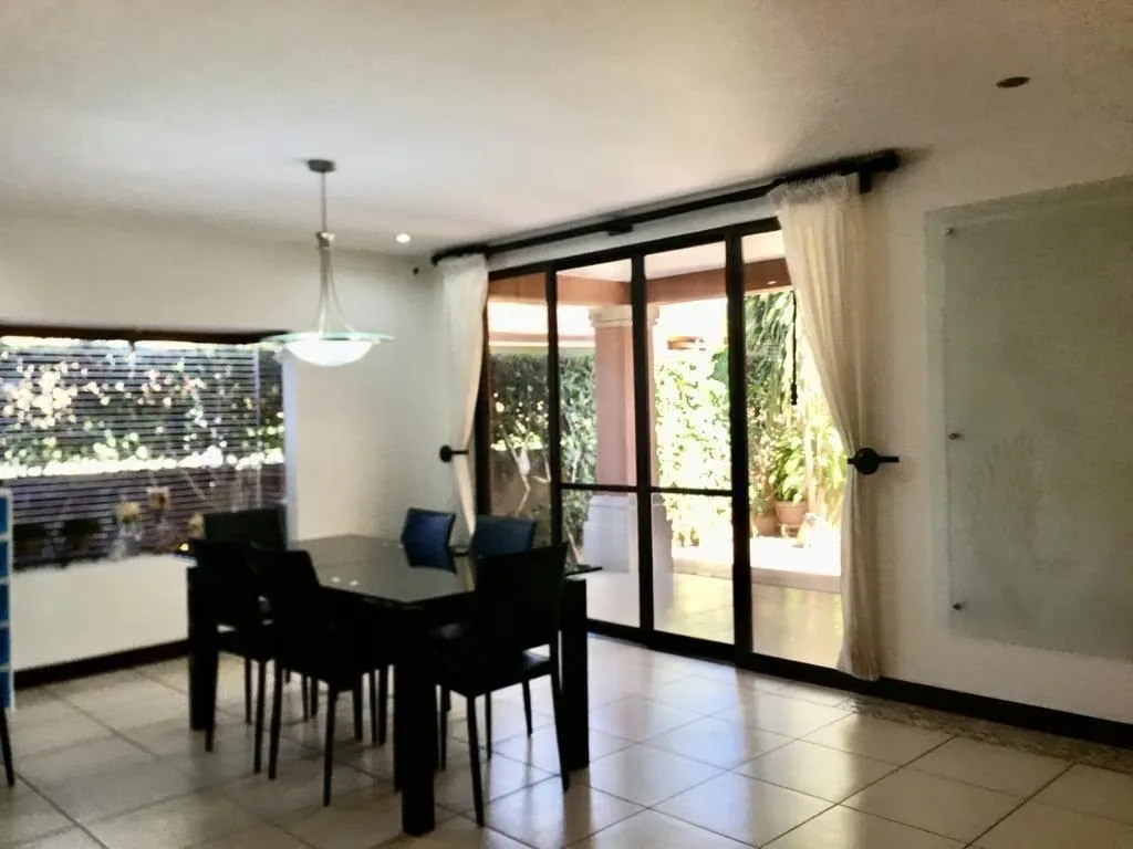 Venta de Casa Guachipelin 46 Villas de Valencia El condominio cuenta con seguridad 24/7, tapia perimetral electrificada y con alarma., photo 5