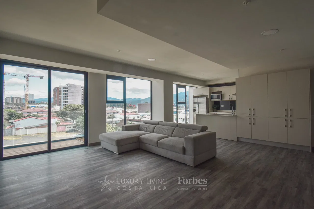 Apartamento en Rohrmoser: Moderno, Espacioso y Céntrico