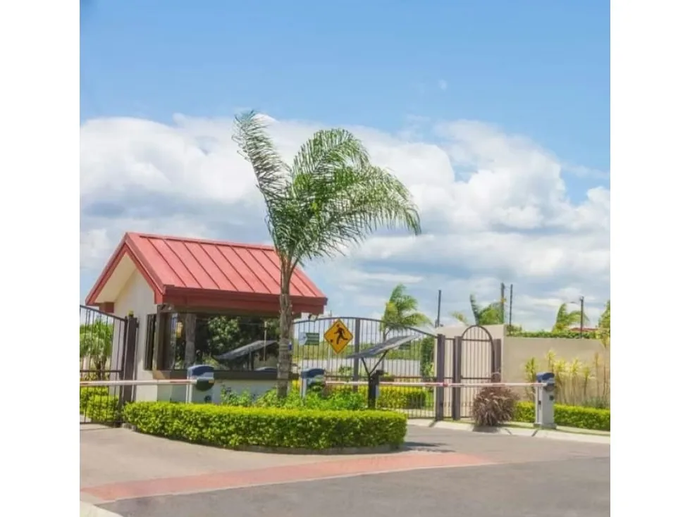Venta de Hermosa Casa Totalmente Amueblada, Condominio Jardín Real, Guacima, Alajuela