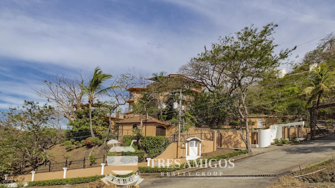 VILLA CAMELLIA MONTE PARAISO LOT 38