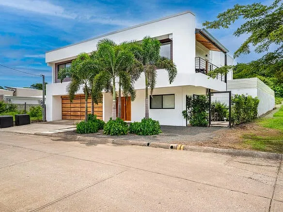 Casa Nora –  Playa Tamarindo