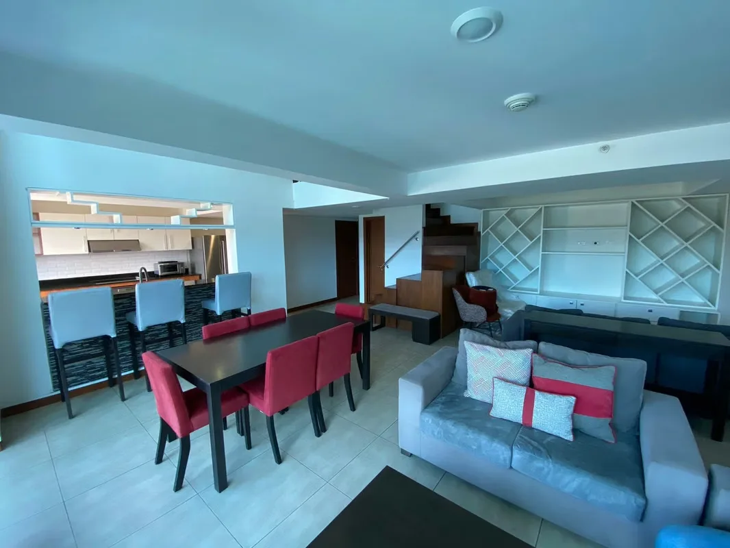 18th-floor apartment with excellent views, two stories, with the following layout:, photo 6