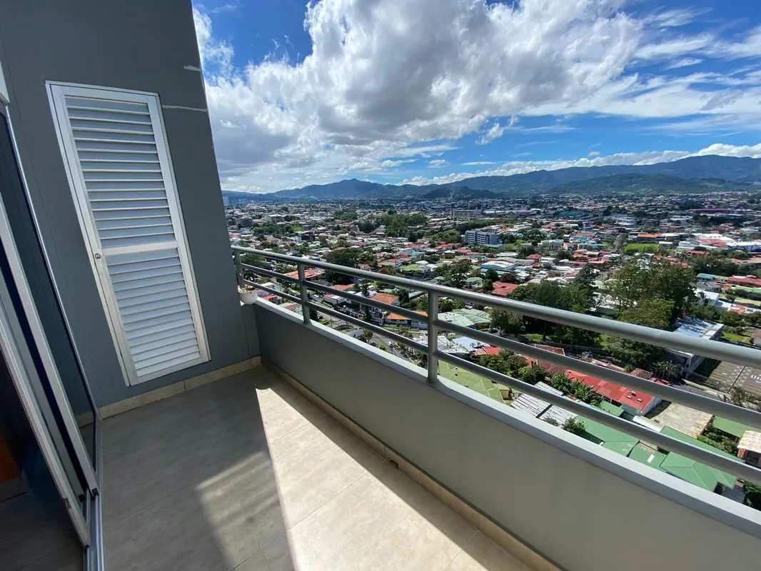 18th-floor apartment with excellent views, two stories, with the following layout:, photo 8