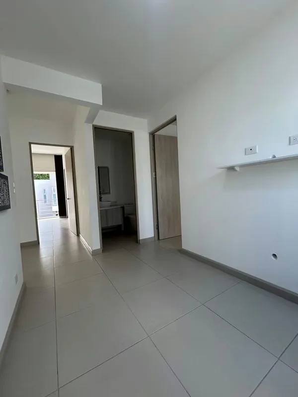 Disfrute de la comodidad, seguridad y excelentes amenidades que ofrece esta hermosa casa, ideal para ..., photo 2