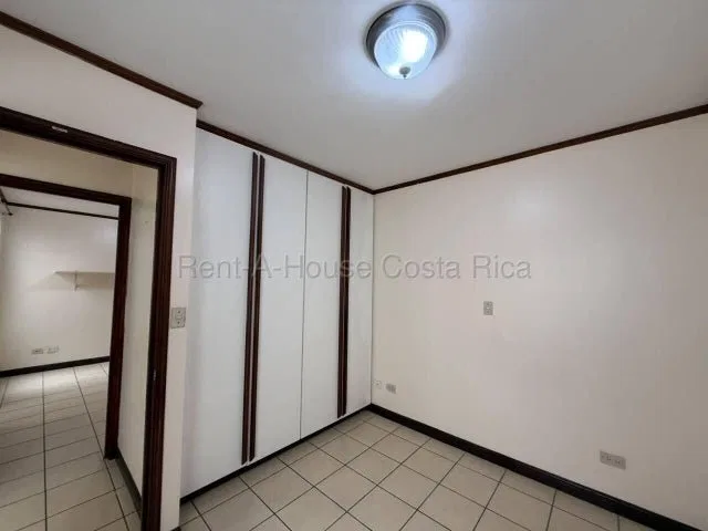 RAH 27-790 Apartamento en Condominio, ubicado en una zona centrica y muy conveniente que facilita el desplazamiento hacia distintos puntos de la ciudad. Su cercanía con la UCR, ..., photo 2