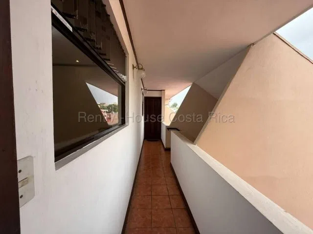 RAH 27-790 Apartamento en Condominio, ubicado en una zona centrica y muy conveniente que facilita el desplazamiento hacia distintos puntos de la ciudad. Su cercanía con la UCR, ..., photo 4