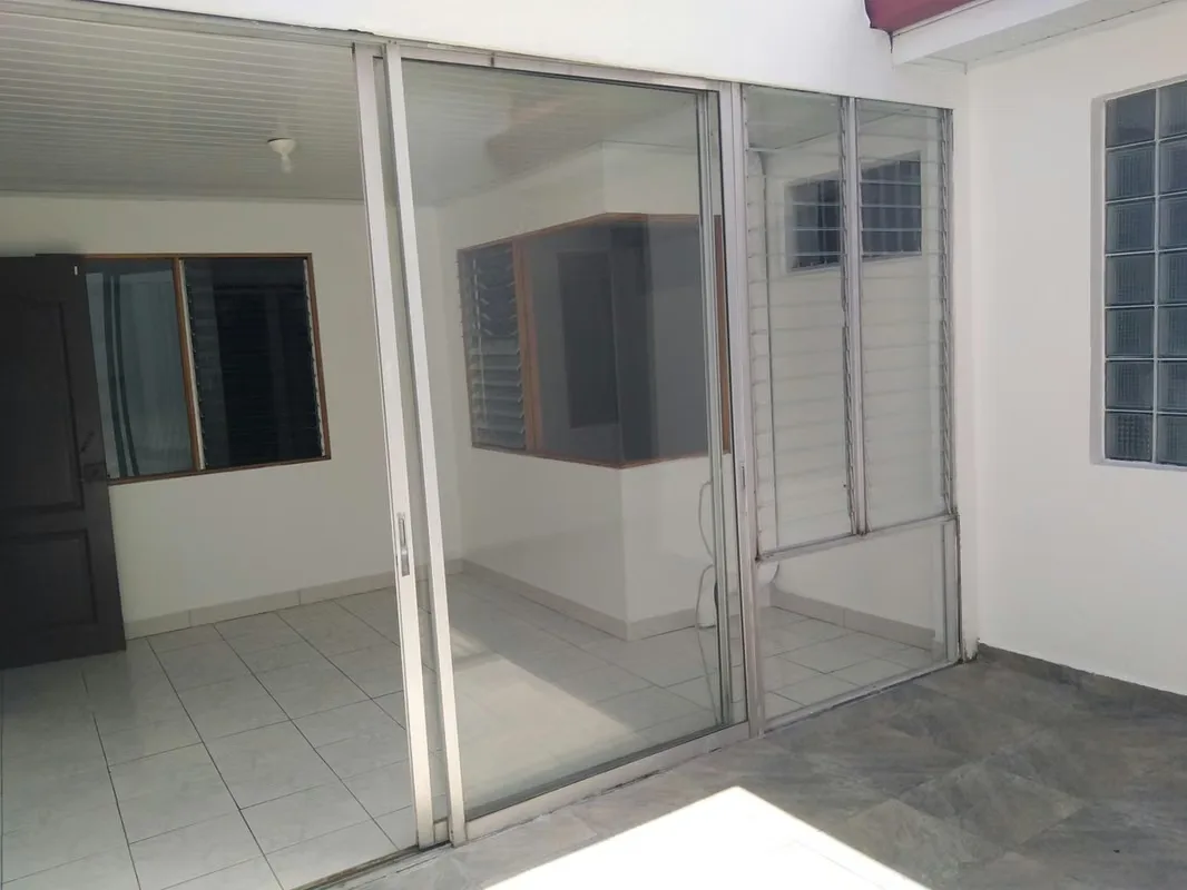¡Tu próximo hogar te espera en Mata de Plátano, Guadalupe! Esta casa de una planta se encuentra en un residencial tranquilo y seguro, con fácil acceso a la vía principal y cerca de ..., photo 2