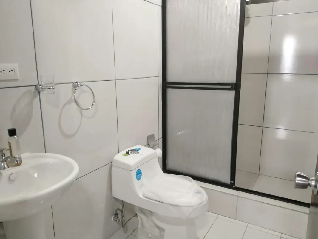 ¡Tu próximo hogar te espera en Mata de Plátano, Guadalupe! Esta casa de una planta se encuentra en un residencial tranquilo y seguro, con fácil acceso a la vía principal y cerca de ..., photo 4