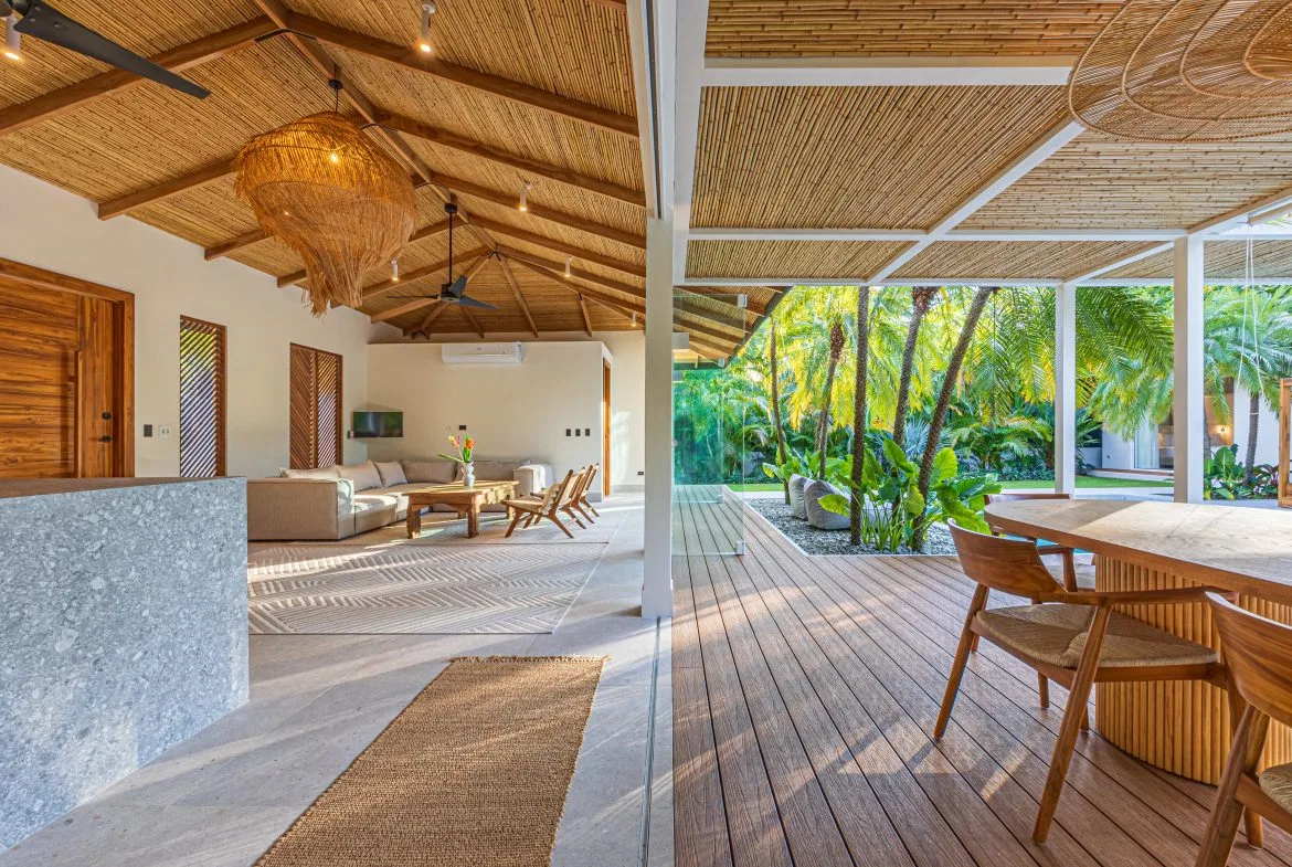 CASA OHANA LUXURY VILLA- WALKING DISTANCE TO THE BEACH- 0.22 ACRES, photo 12