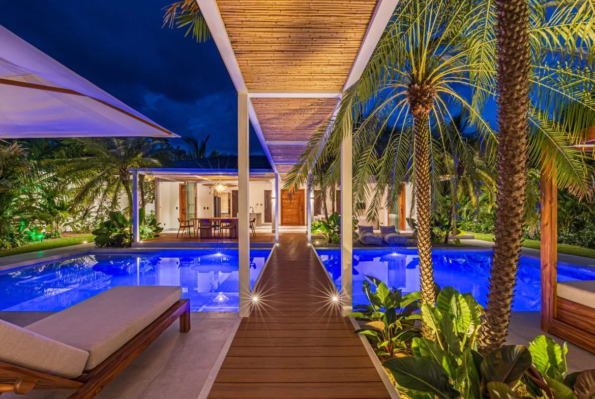 CASA OHANA LUXURY VILLA- WALKING DISTANCE TO THE BEACH- 0.22 ACRES, photo 8