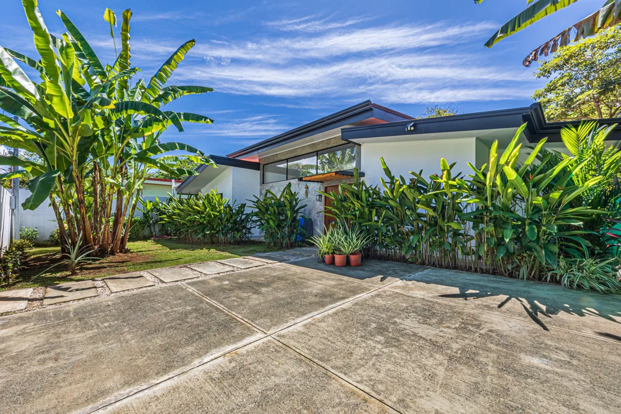 PROPERTY WITH THREE BEDROOM IN BAHIA CENTER WITH BEAUTIFUL VIEWS OF THE GARDEN – 0.12 ACRES, photo 11