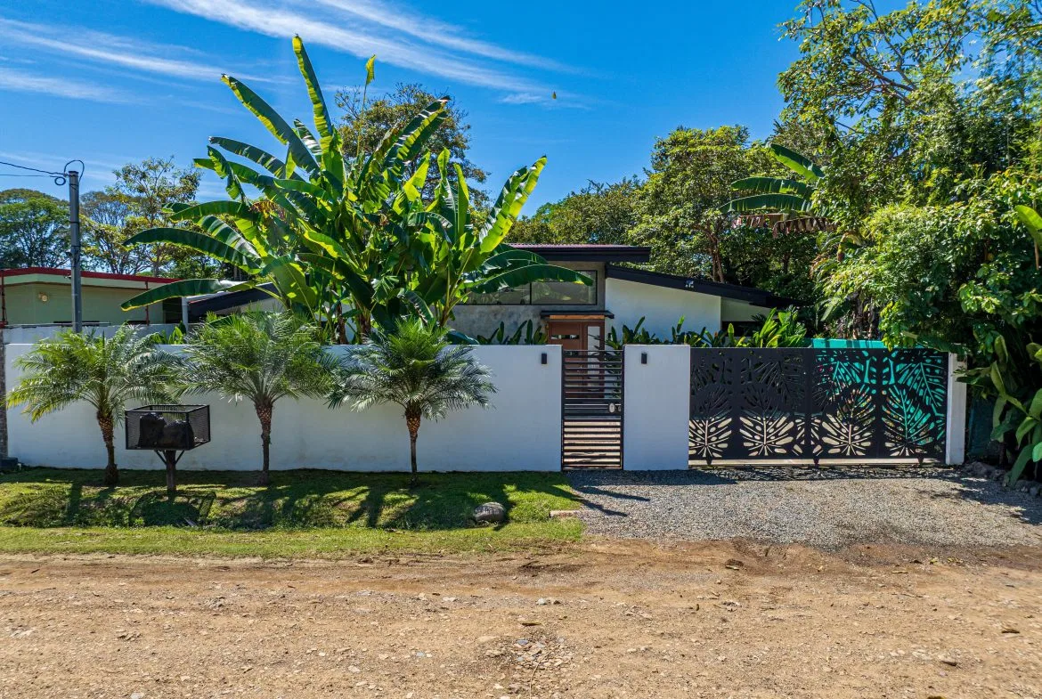 PROPERTY WITH THREE BEDROOM IN BAHIA CENTER WITH BEAUTIFUL VIEWS OF THE GARDEN – 0.12 ACRES, photo 8