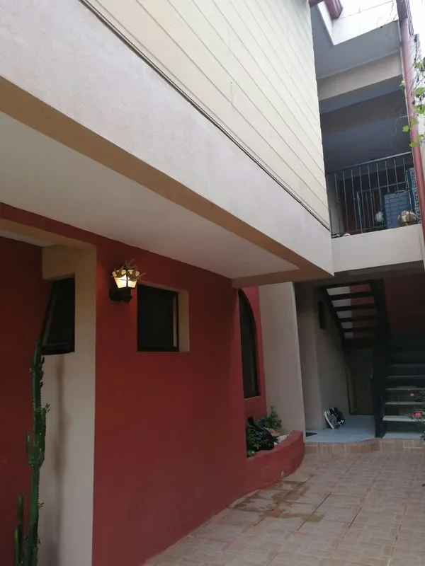 Apartamento para 1 o pareja, ubicado en las cercanías de Plaza Los Colegios y Lincoln Plaza. Cuenta con cortinas, muebles de cocina, closet, termoducha y un estacionamiento. No se ..., photo 4