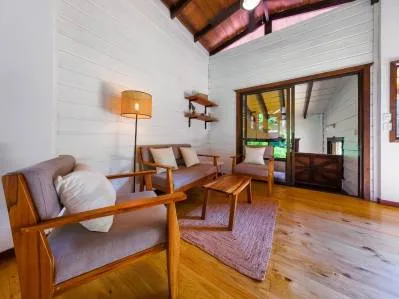 Serene Jungle Home + Guest Cabin on 3 Acres and River, photo 7