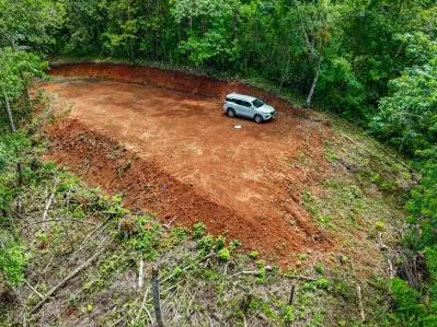 Lote con jungla y arroyo en comunidad cerrada en Ojochal, photo 2