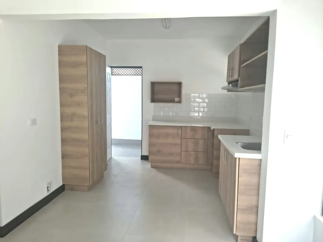 ALQUILER  POZOS NORTE GUACHEPELÍN  SANTA ANA 2 HABITACIONES 2 BAÑOS 2 PARQUEOS Techados 120 M² PET FRIENDLY, photo 3
