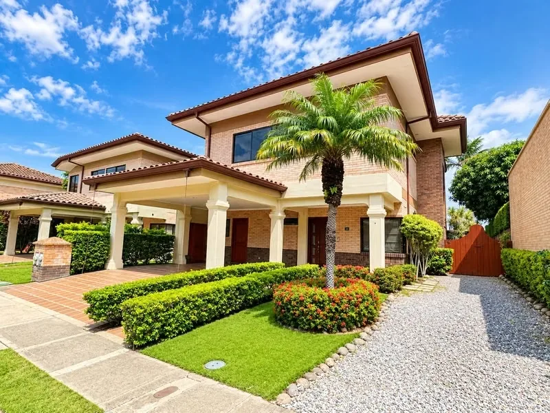 3 Bed Single Family Homes For Sale in Santa Ana