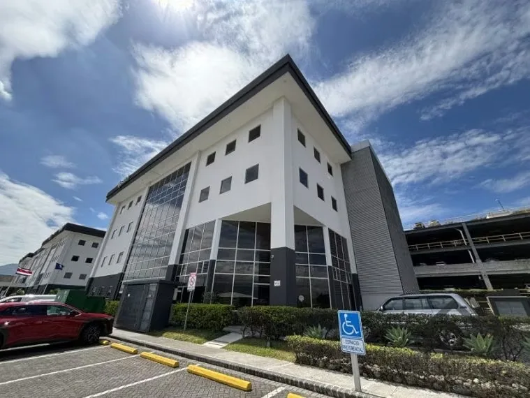 427 sq m office space with reception area, large meeting room, work area ...