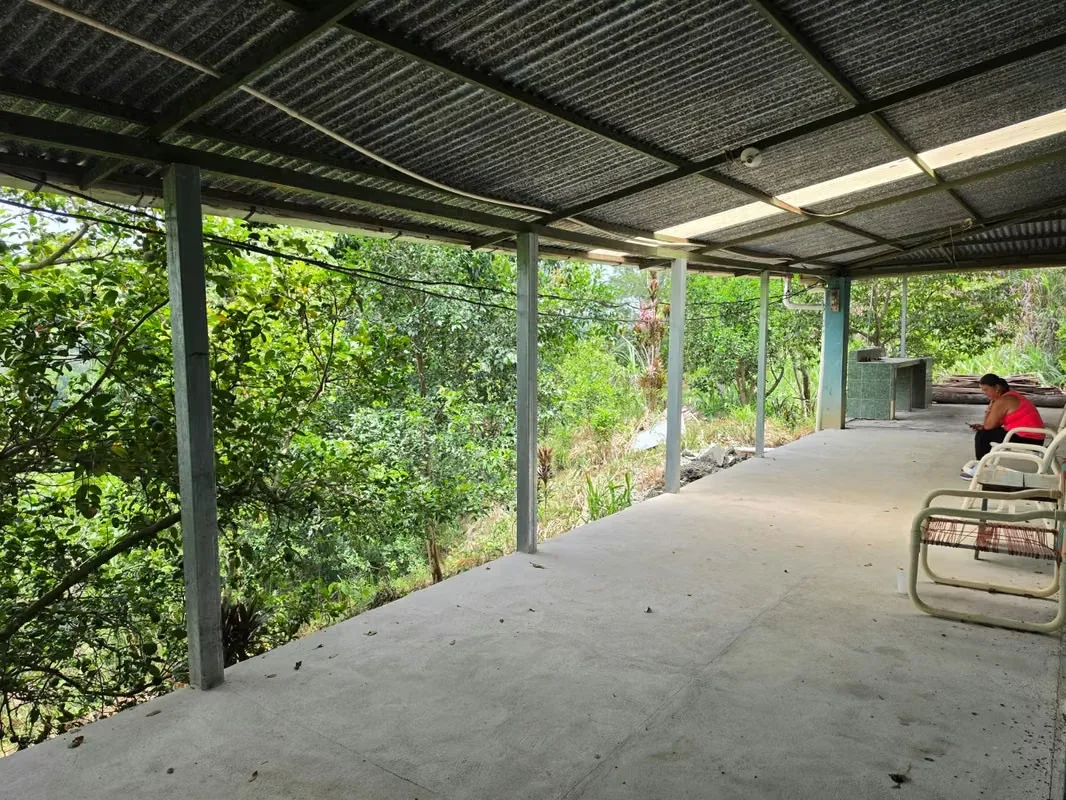La finca posee una casa en muy buen estado, con 3 habitaciones y un baño completo. Garaje techado para ..., photo 4