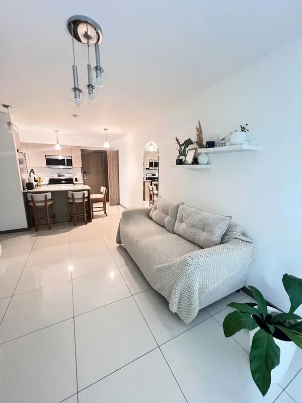 Descubre este hermoso apartamento ubicado en el quinto piso, diseñado para ofrecerte comodidad, ..., photo 4