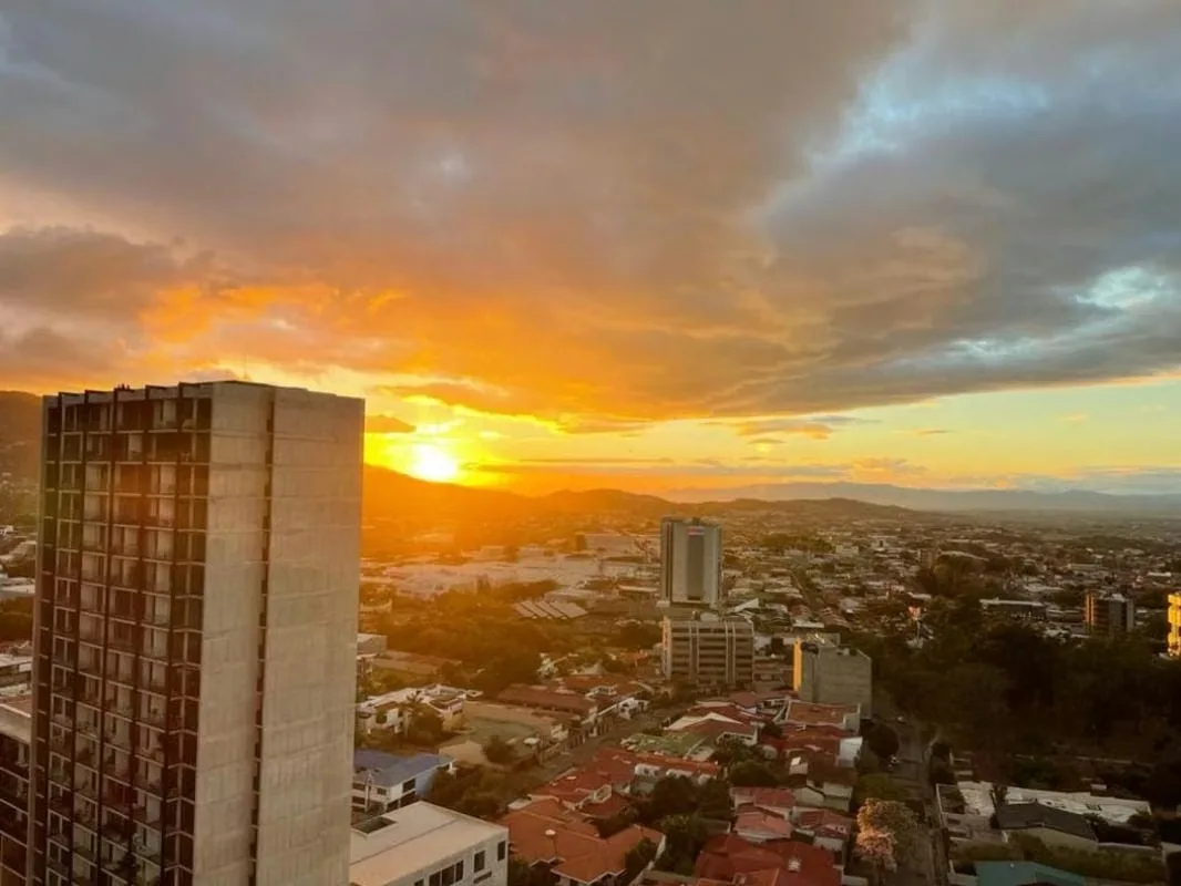 Ubicado en un piso alto, para deleitarse con las mejores vitas de la ciudad, amenidades inigualables y acabados ..., photo 11