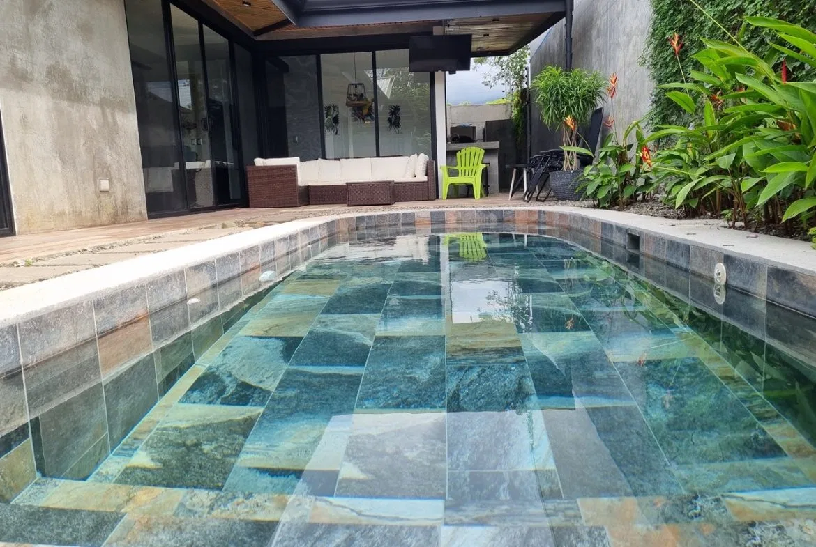 WALKING DISTANCE TO THE BEACH 3-BEDROOM TURN KEY HOUSE IN UVITA, photo 2