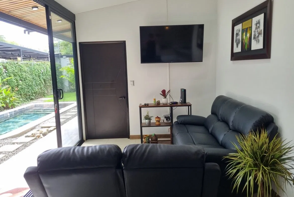 WALKING DISTANCE TO THE BEACH 3-BEDROOM TURN KEY HOUSE IN UVITA, photo 12