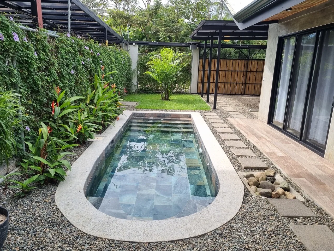 WALKING DISTANCE TO THE BEACH 3-BEDROOM TURN KEY HOUSE IN UVITA, photo 3
