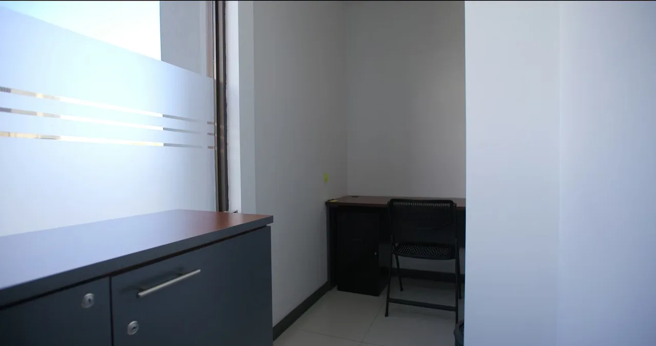 Ubicada en Oficentro La Virgen II, Edificio #8, Local 204 (segundo piso), esta oficina de 80 m² ofrece un espacio funcional, bien distribuido y completamente preparado para operación ..., photo 14