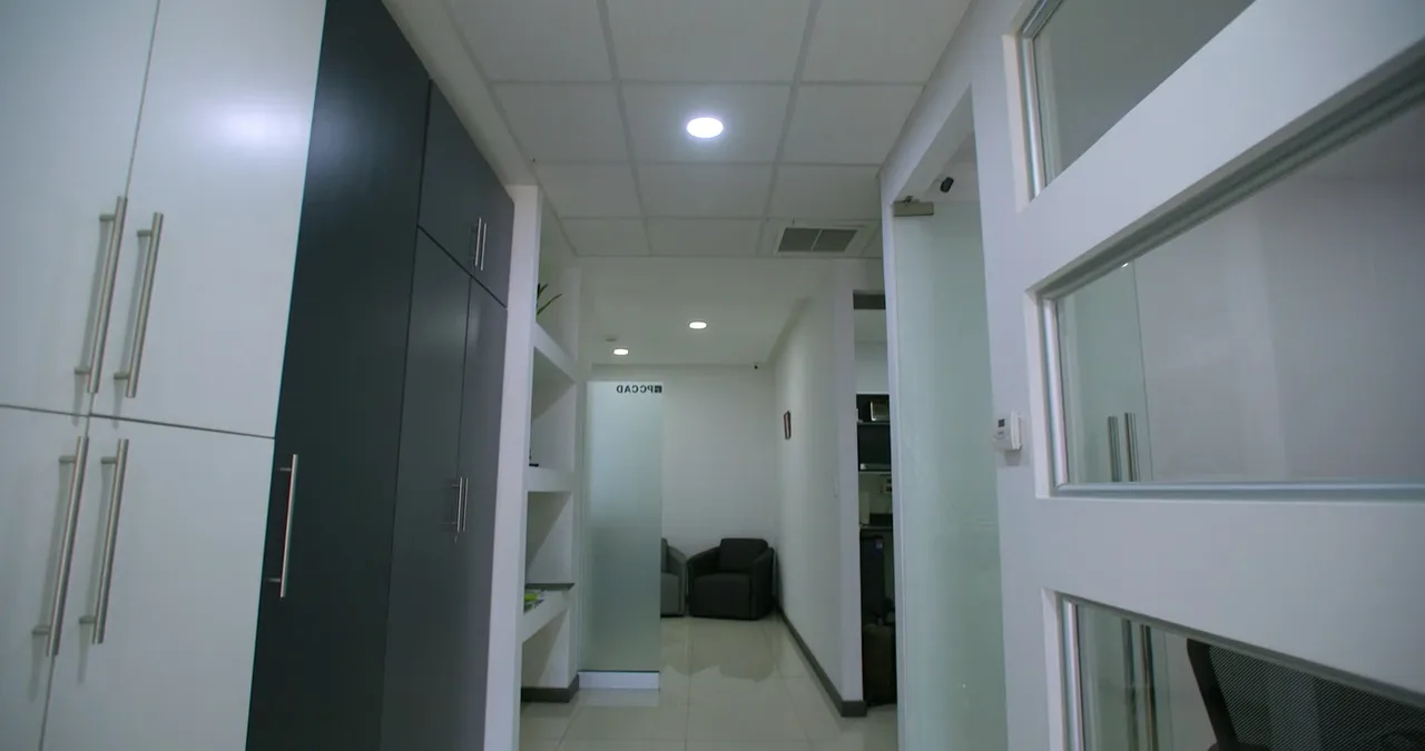 Ubicada en Oficentro La Virgen II, Edificio #8, Local 204 (segundo piso), esta oficina de 80 m² ofrece un espacio funcional, bien distribuido y completamente preparado para operación ..., photo 4