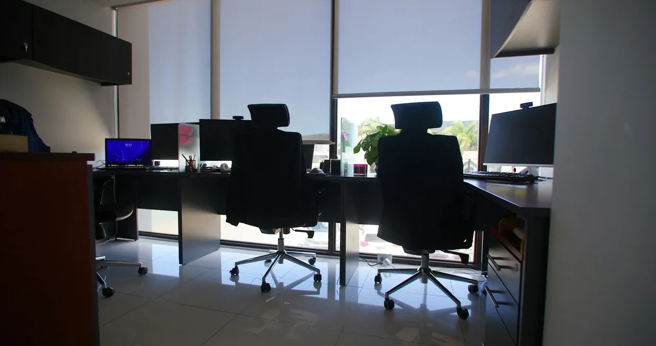 Ubicada en Oficentro La Virgen II, Edificio #8, Local 204 (segundo piso), esta oficina de 80 m² ofrece un espacio funcional, bien distribuido y completamente preparado para operación ..., photo 6