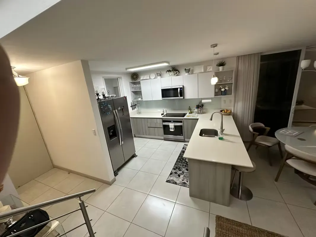Se alquila hermosa casa de dos plantas en el exclusivo Condominio La Arboleda, La Ribera de Belén de Heredia.