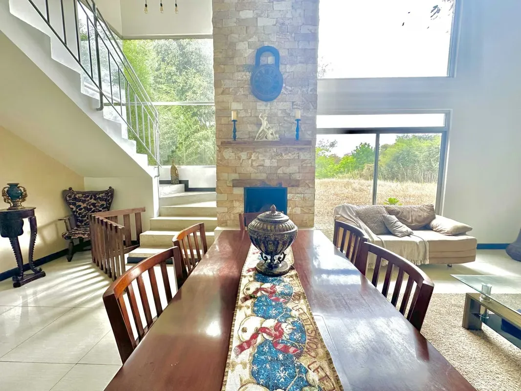 Se vende casa independiente en San Rafael de Montes de Oca. Se ubica en una calle segura y tranquila. La casa cuenta con portón eléctrico, y nos recibe su moderna fachada con espacio ..., photo 10