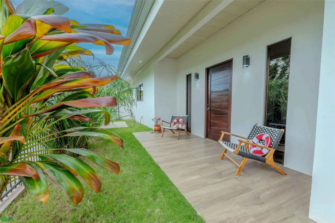 Modern Home Near Marina Quepos Puntarenas