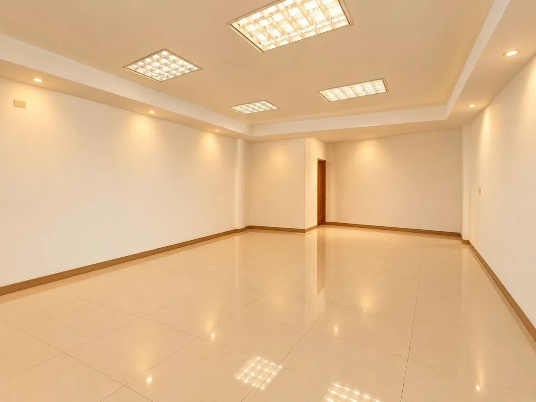 OFFICE FOR RENT WITH PRIVATE BATHROOM AND EXCELLENT LOCATION