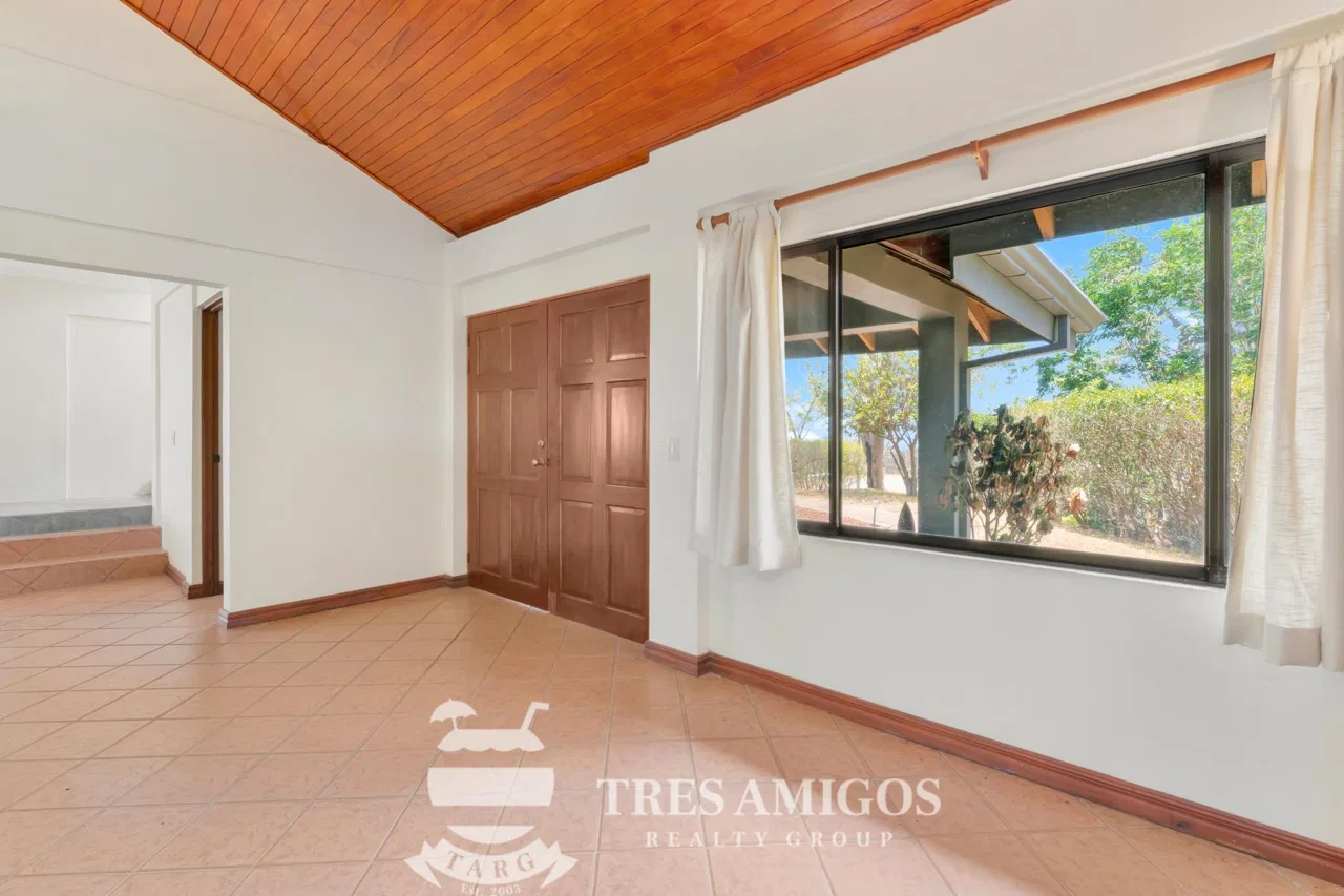 Lomas 108, photo 2
