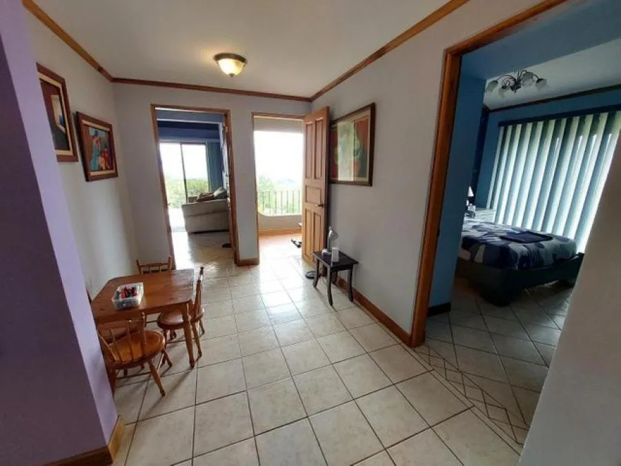 Casa con amplios espacios en exclusivo condominio en El Carmen de Guadalupe RAH 23494 - Venta en Goicoechea, photo 8