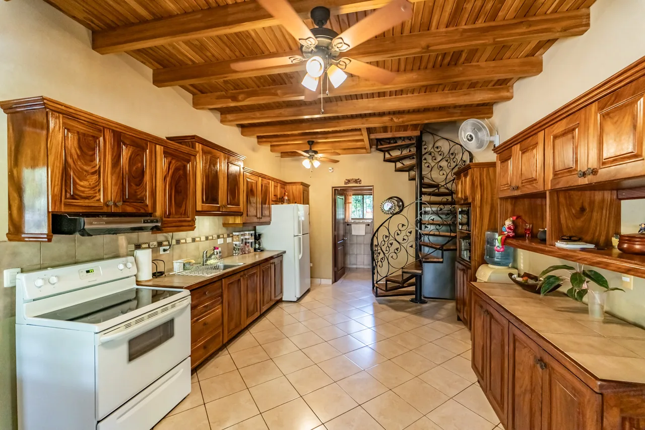 7 Bed Single Family Homes For Sale in Samara, photo 19