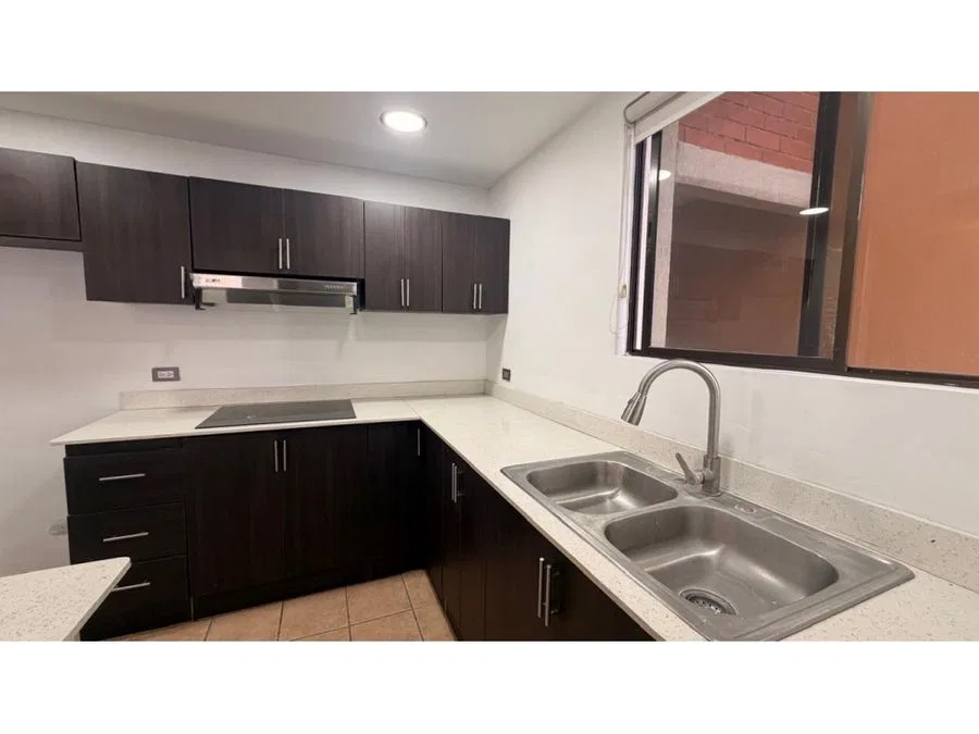 Se alquila Apartamento con amenidades en la Uruca